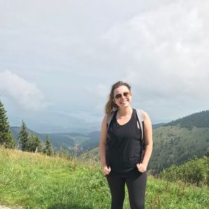 Meet your Posher, Elizabeth